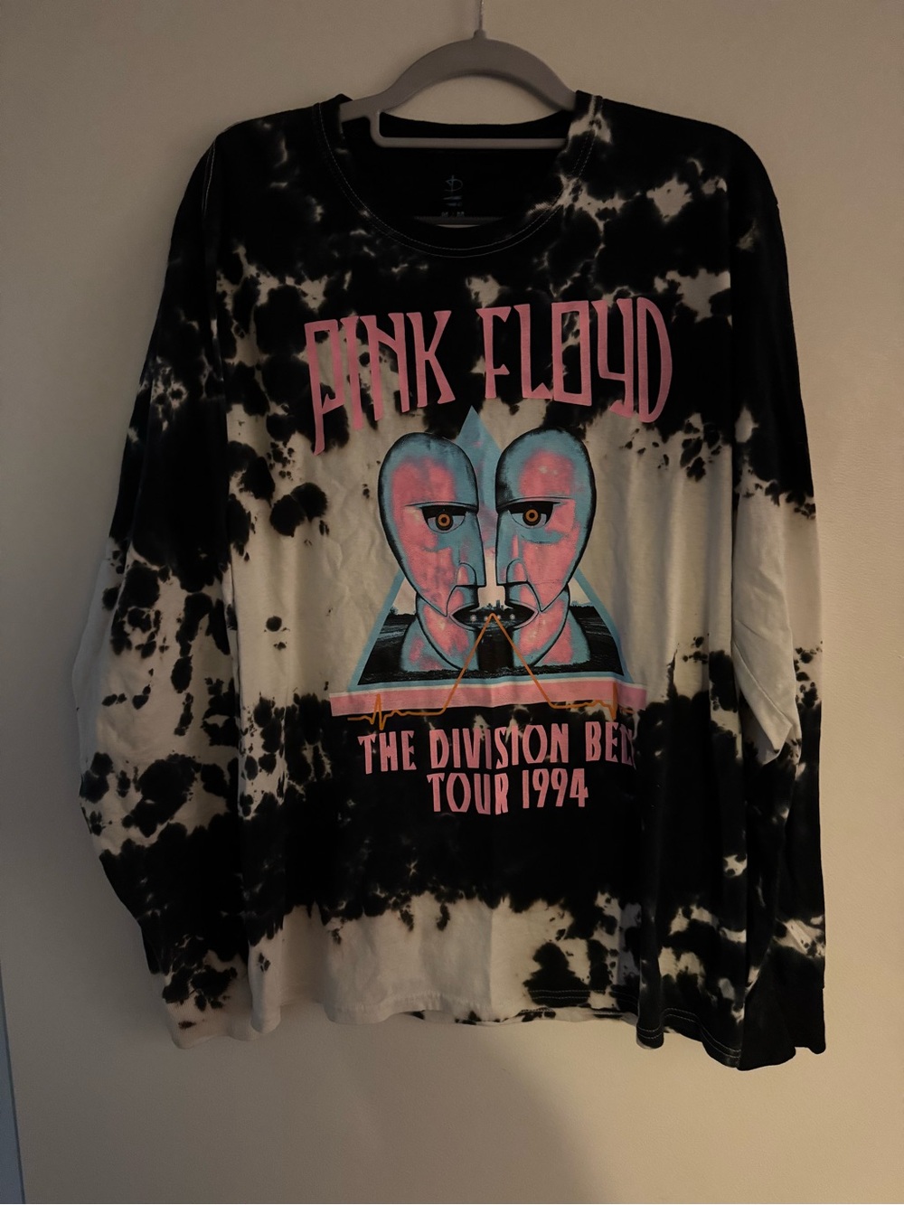 Vintage 1994 Pink Floyd Tour Shirt.